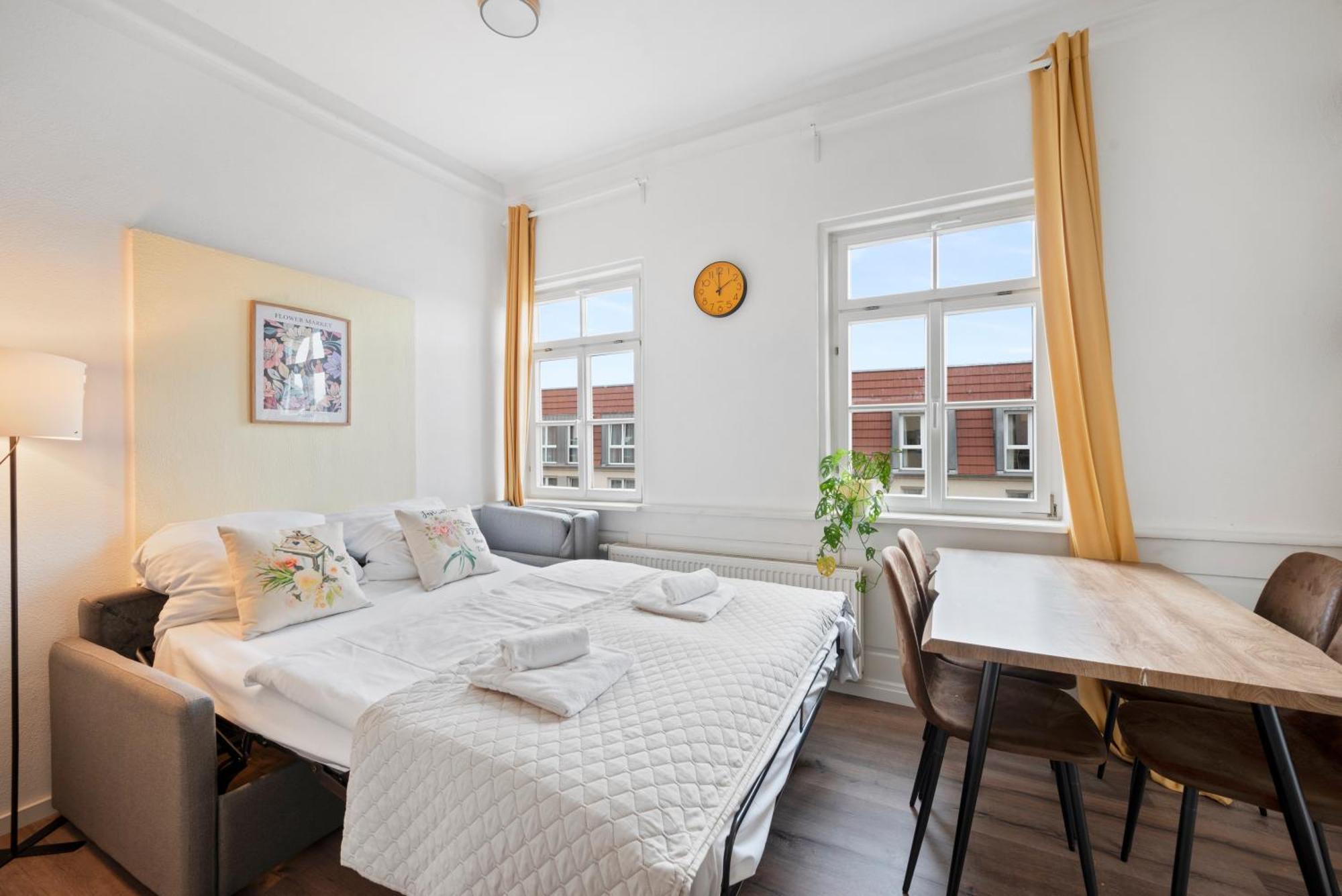 Backhome - Business&Family - Fantastische Schlosslage, Smarttv, Waschtrockner, Netflix, 50Qm, 24H Checkin - Apartment 3 Ludwigsburg Exterior foto